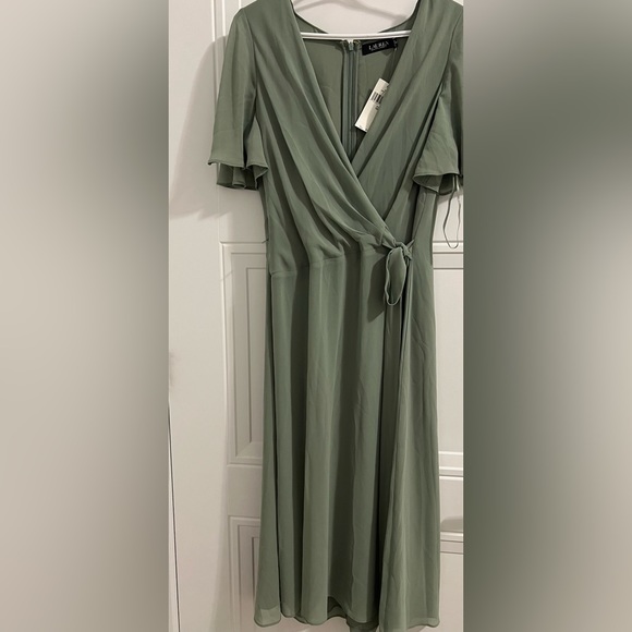 Dress - Picture 1 of 3